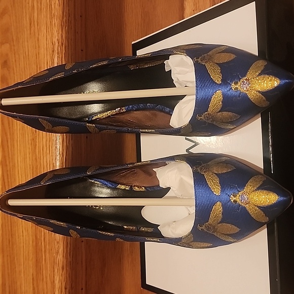 New In Box Nine West "NW Tatiana" Blue Gold Bee Pumps 9.5 - Picture 3 of 11